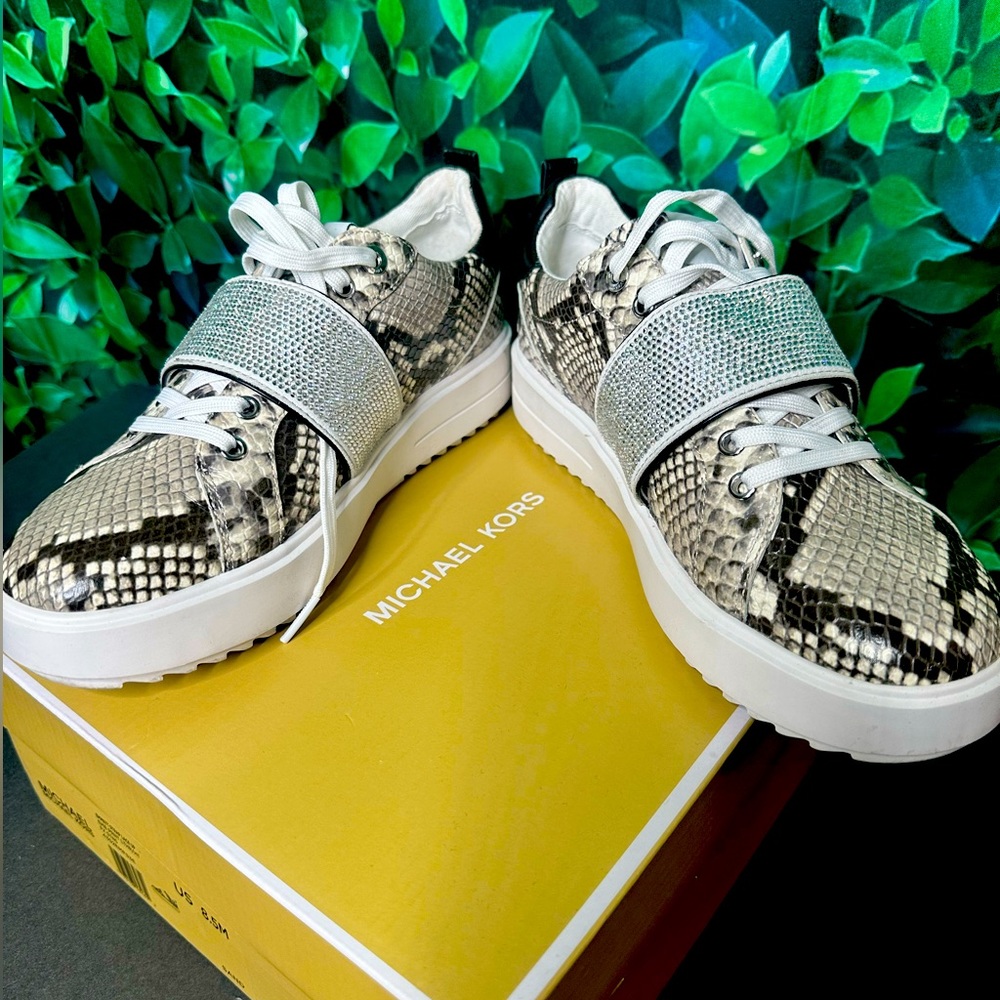 Emmit Strap Lace Up